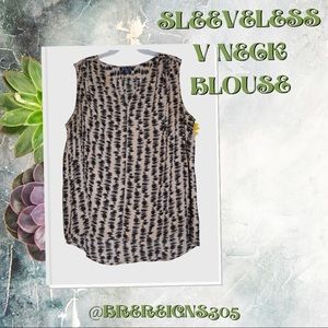🌻 Sleeveless V Neck Blouse